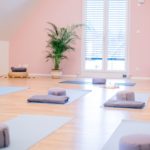 Yogalounge Nicole Veith Walzbachtal | Yoga & ich | Großer Yoga-Raum in der Yogalounge
